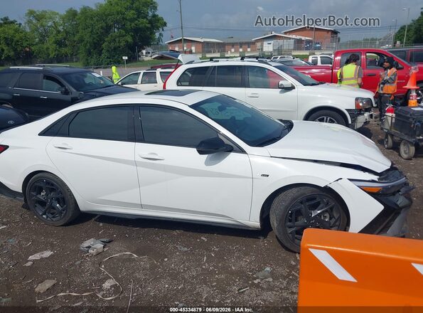 KMHLR4DF2SU927792 2025 HYUNDAI ELANTRA White უკანა სალონის ხედი