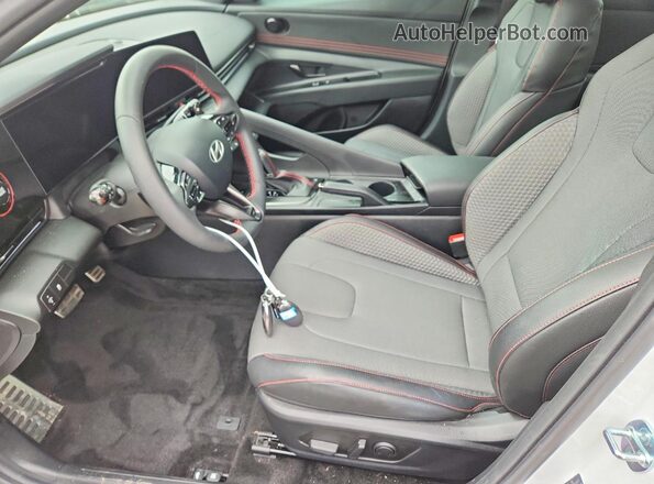 KMHLR4DFXTU111589 2026 HYUNDAI ELANTRA White წინა სალონის ხედი