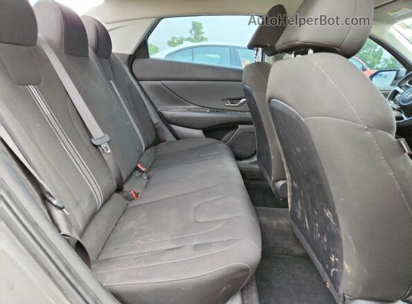 KMHLS4AG0PU425582 2023 HYUNDAI ELANTRA Silver Widok tylnych siedzeń