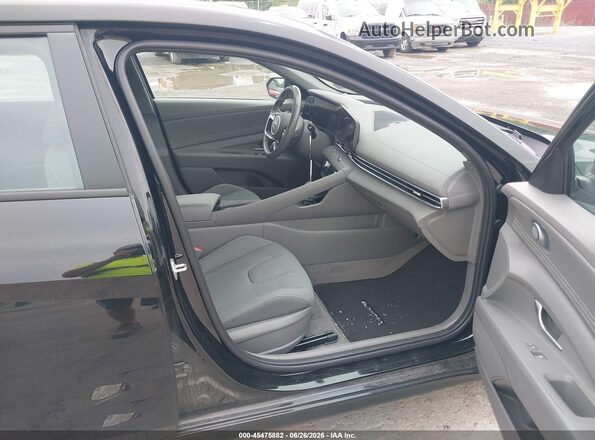 KMHLS4AG7PU595793 2023 HYUNDAI ELANTRA Black Widok wnętrza z przodu