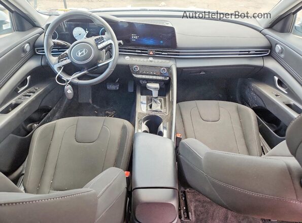 KMHLS4DG2SU007030 2025 HYUNDAI ELANTRA White Widok tylnych siedzeń
