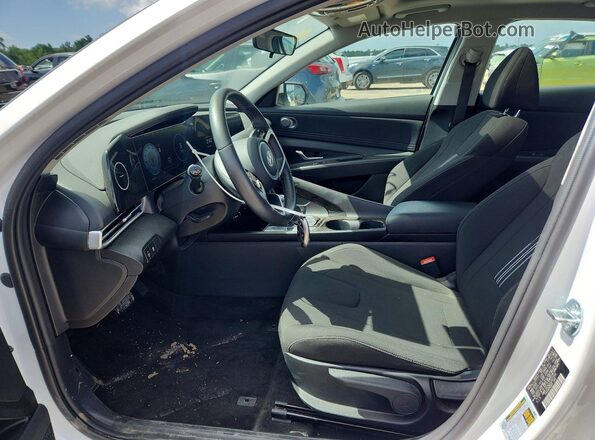 KMHLS4DG2SU007030 2025 HYUNDAI ELANTRA White Widok zestawu wskaźników