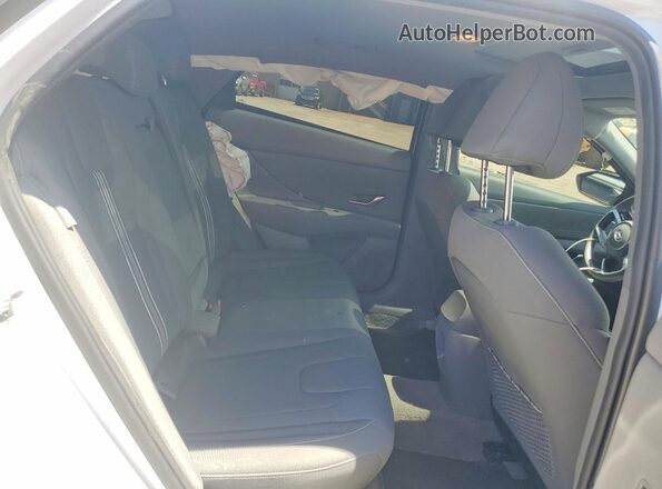 KMHLS4DG2SU953371 2025 HYUNDAI ELANTRA White Vista de los asientos traseros