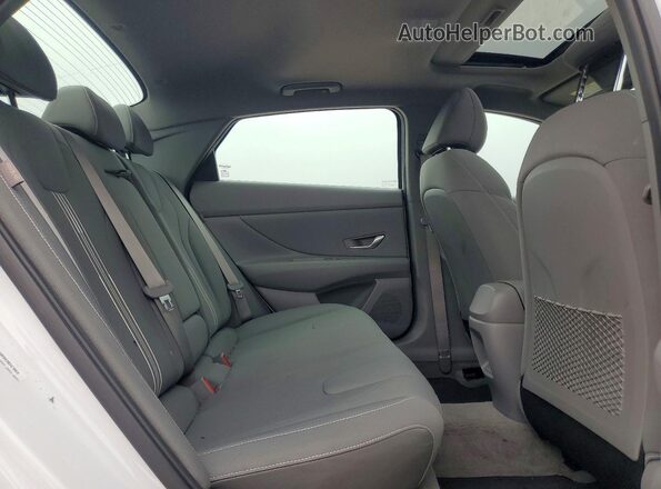 KMHLS4DG3SU894282 2025 HYUNDAI ELANTRA Белый Вид задних сидений