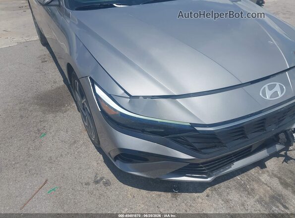 KMHLS4DG4RU785596 2024 HYUNDAI ELANTRA Серебряный Вид спереди