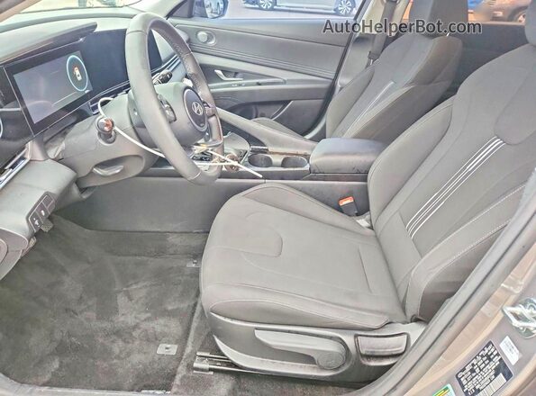 KMHLS4DG4RU819407 2024 HYUNDAI ELANTRA Gray Вид салону спереду