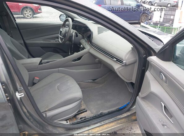 KMHLS4DG4SU936975 2025 HYUNDAI ELANTRA Green Вид салону спереду