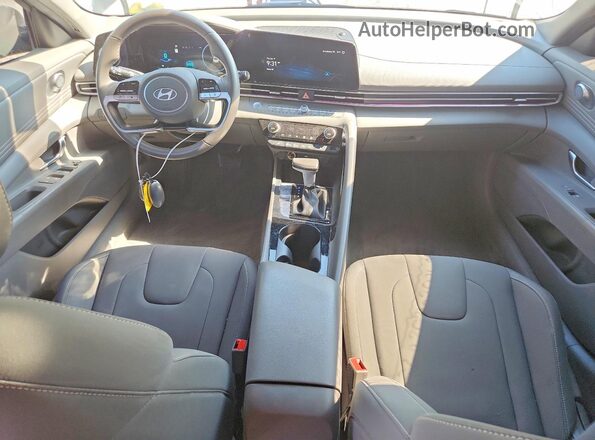 KMHLS4DG5RU688973 2024 HYUNDAI ELANTRA Серый Вид панели приборов