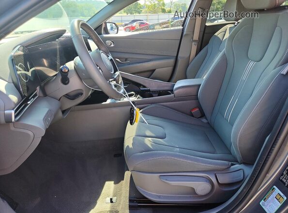 KMHLS4DG5RU688973 2024 HYUNDAI ELANTRA Серый Вид салона спереди