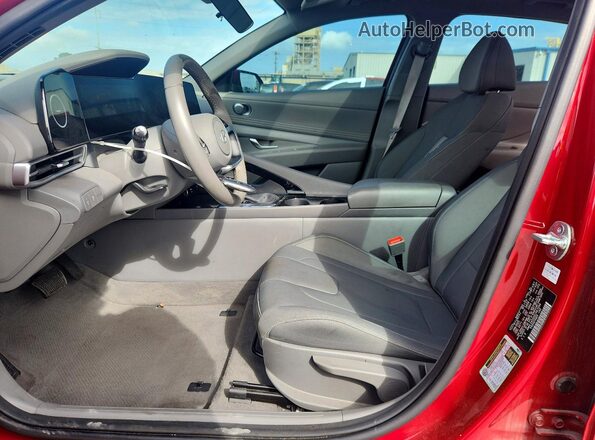 KMHLS4DG5SU967099 2025 HYUNDAI ELANTRA Red Front interior view