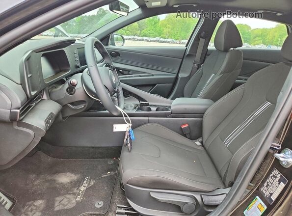 KMHLS4DG5TU146246 2026 HYUNDAI ELANTRA Черный Вид салона спереди