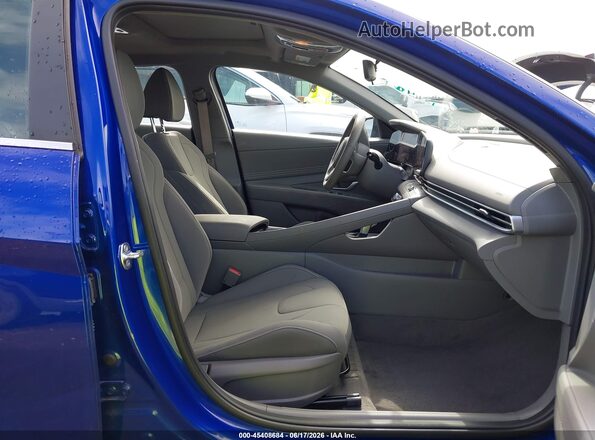 KMHLS4DG6SU031041 2025 HYUNDAI ELANTRA Blue Вид салону спереду