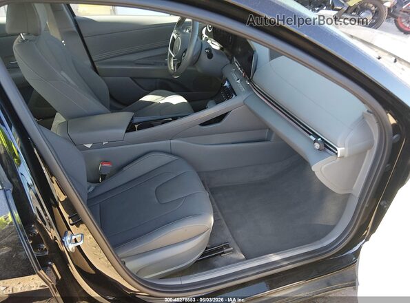 KMHLS4DG7RU672452 2024 HYUNDAI ELANTRA Black Widok wnętrza z przodu