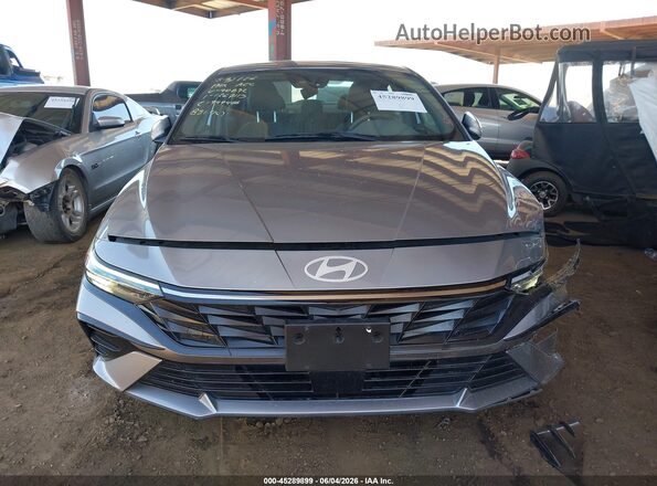 KMHLS4DG7SU910872 2025 HYUNDAI ELANTRA Gray Vista interior trasera