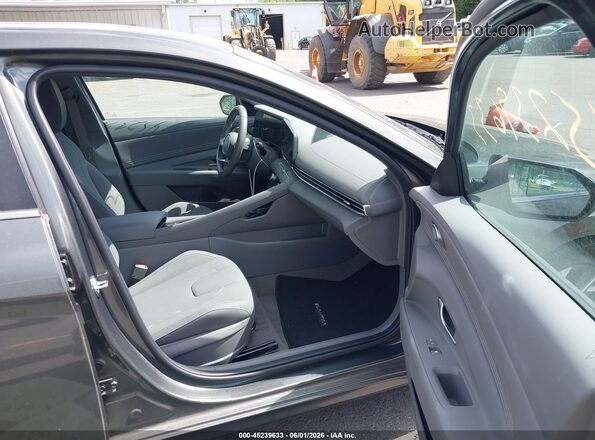 KMHLS4DG8RU804408 2024 HYUNDAI ELANTRA Gray Вид салону спереду