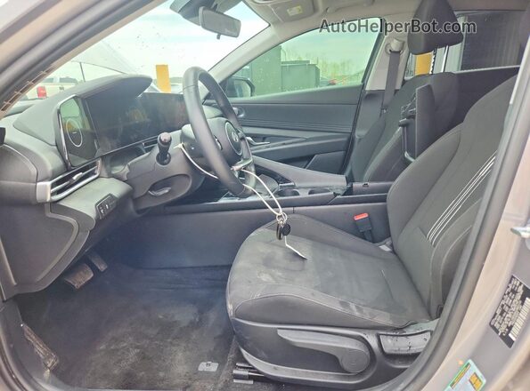 KMHLS4DG8SU883133 2025 HYUNDAI ELANTRA Silver Vista interior delantera