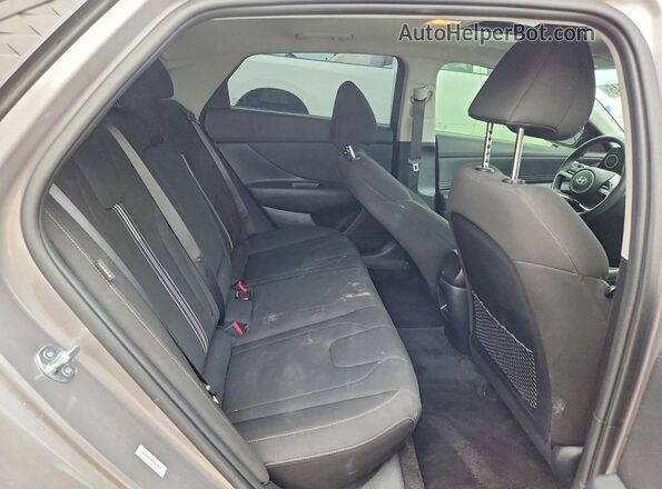 KMHLS4DG8SU883133 2025 HYUNDAI ELANTRA Silver Vista de los asientos traseros