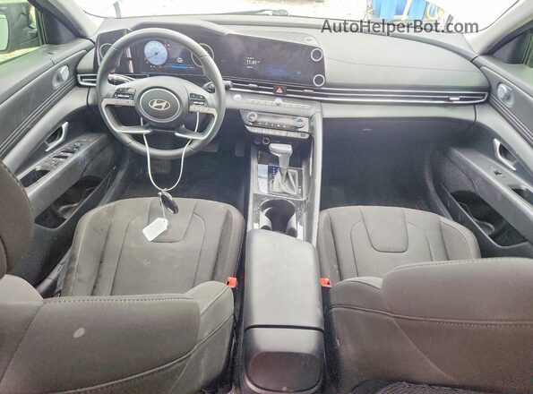 KMHLS4DG8SU883133 2025 HYUNDAI ELANTRA Silver Vista del salpicadero