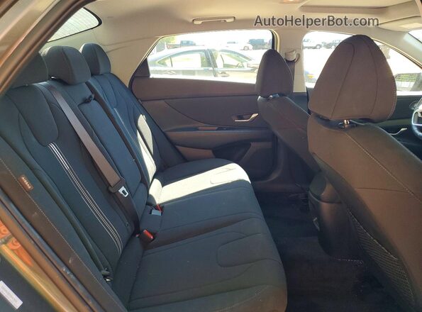 KMHLS4DG8SU945551 2025 HYUNDAI ELANTRA Gray Widok tylnych siedzeń