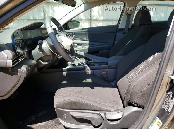 KMHLS4DG8SU945551 2025 HYUNDAI ELANTRA Gray Widok wnętrza z przodu