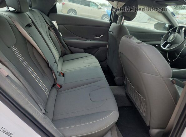 KMHLS4DG9RU783567 2024 HYUNDAI ELANTRA Белый Вид задних сидений