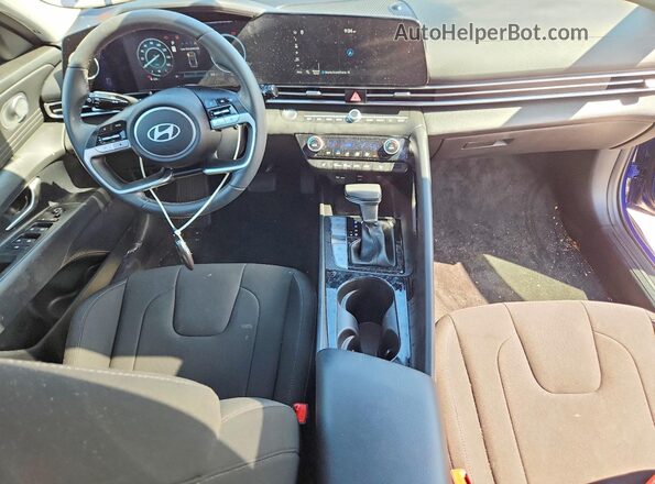KMHLS4DG9RU784234 2024 HYUNDAI ELANTRA Blue წინა პანელის ხედი