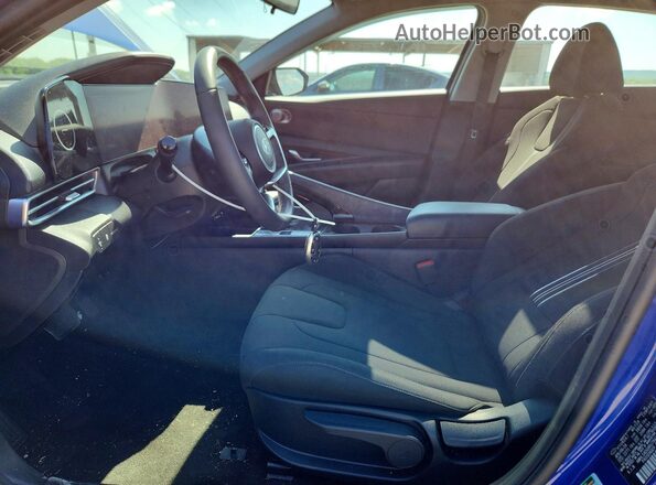 KMHLS4DG9RU784234 2024 HYUNDAI ELANTRA Blue წინა სალონის ხედი