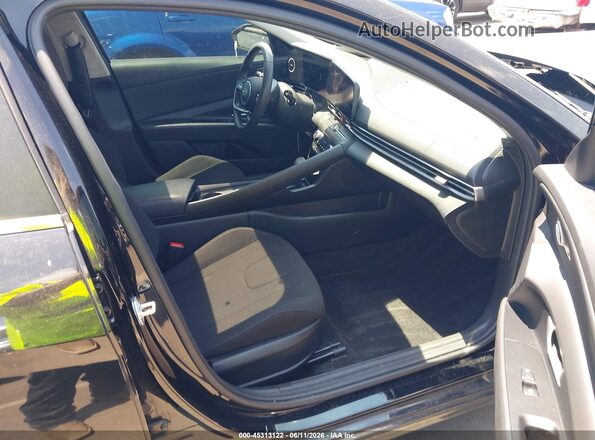 KMHLS4DG9SU853784 2025 HYUNDAI ELANTRA Черный Вид салона спереди