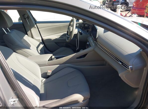 KMHLS4DGXSU022228 2025 HYUNDAI ELANTRA Gray წინა სალონის ხედი