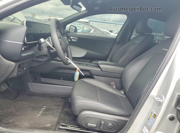 KMHM34AA4SA097493 2025 HYUNDAI IONIQ Silver 