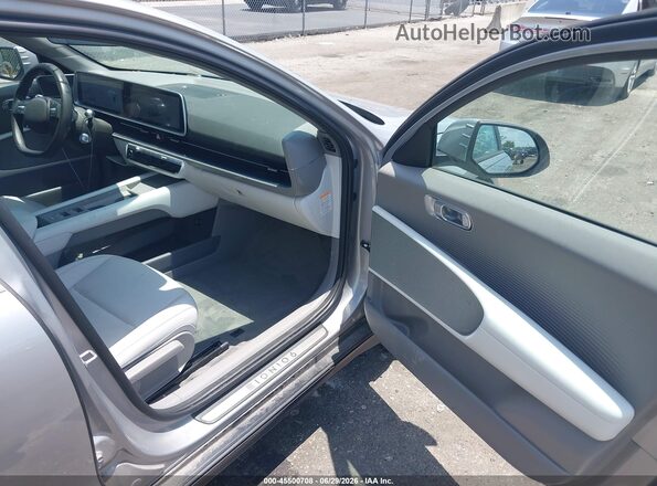 KMHM34AA9RA061390 2024 HYUNDAI IONIQ 6 Gray Front interior view