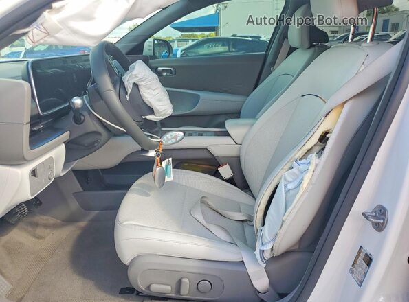 KMHM34AA9SA114708 2025 HYUNDAI IONIQ White 