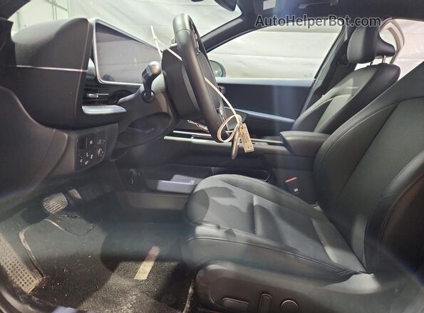 KMHM34AC6RA077001 2024 HYUNDAI IONIQ Silver Widok wnętrza z przodu