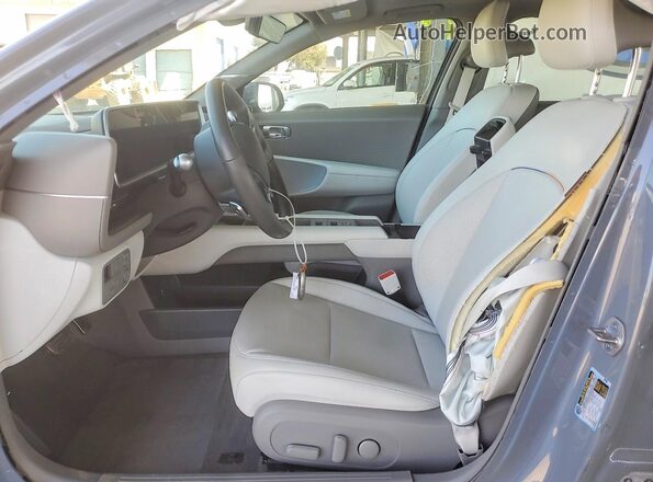 KMHM54AA8PA045768 2023 HYUNDAI IONIQ Gray წინა სალონის ხედი