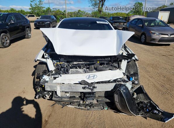 KMHM54AC1RA059774 2024 HYUNDAI IONIQ White Դիմացի տեսք