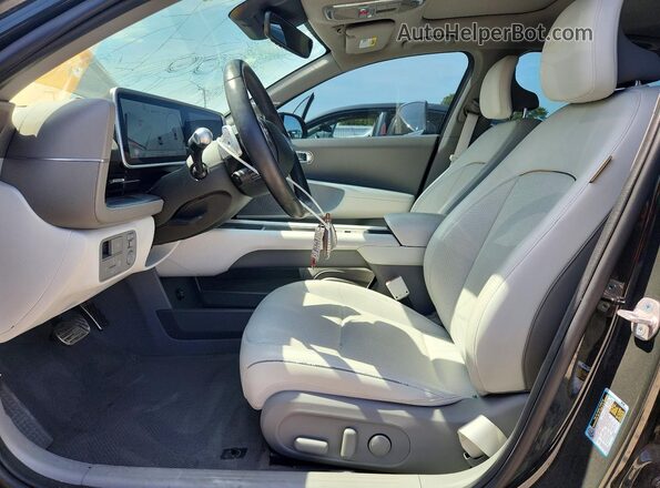 KMHM54AC6PA047794 2023 HYUNDAI IONIQ Black Widok wnętrza z przodu
