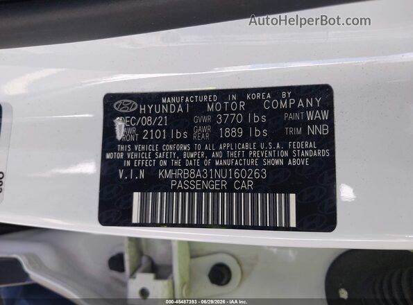 KMHRB8A31NU160263 2022 HYUNDAI VENUE White Vista del compartimento del motor