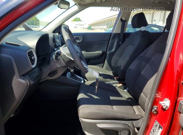KMHRB8A36MU072954 2021 HYUNDAI VENUE Red Вид салону спереду