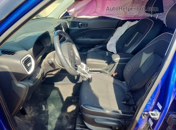 KMHRC8A30RU296225 2024 HYUNDAI VENUE Синий Вид салона спереди
