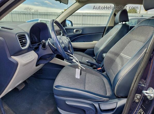 KMHRC8A31NU147994 2022 HYUNDAI VENUE Blue Вид салону спереду