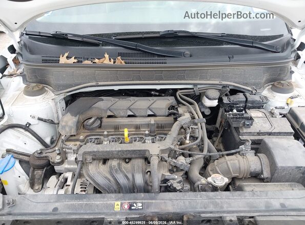 KMHRC8A31RU324341 2024 HYUNDAI VENUE White უკანა ხედი