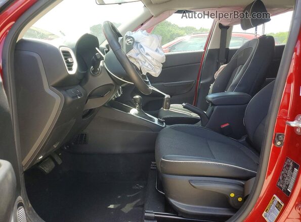 KMHRC8A31RU333671 2024 HYUNDAI VENUE Red Widok wnętrza z przodu