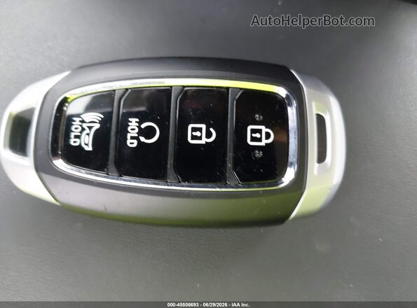 KMHRC8A31RU342810 2024 HYUNDAI VENUE Blue Dashboard view