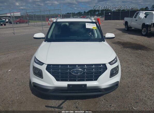 KMHRC8A31SU387669 2025 HYUNDAI VENUE White ხელსაწყოთა პანელის ხედი