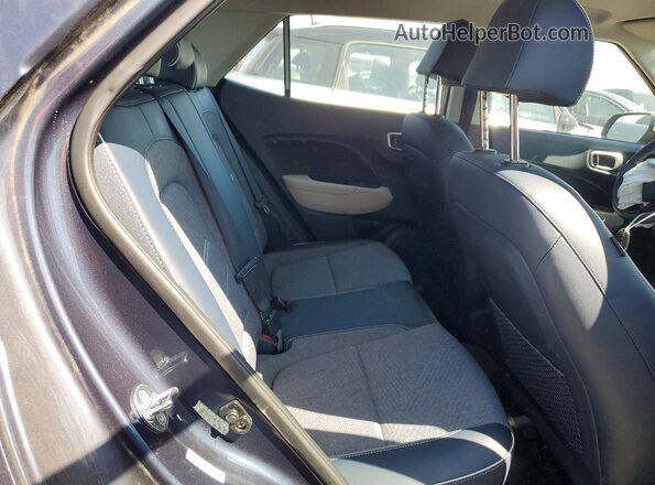 KMHRC8A32NU207992 2022 HYUNDAI VENUE Gray Vista de los asientos traseros