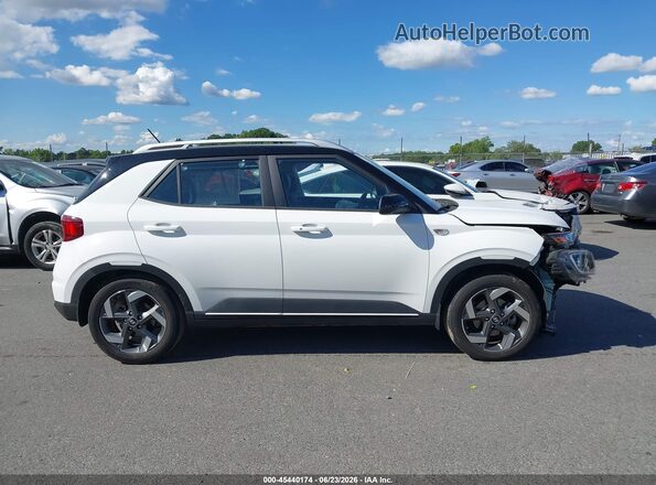 KMHRC8A32PU275180 2023 HYUNDAI VENUE Белый Вид задней части салона