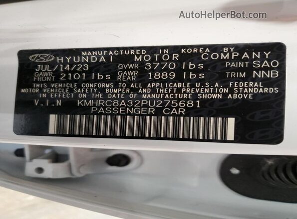 KMHRC8A32PU275681 2023 HYUNDAI VENUE White 360 interior view