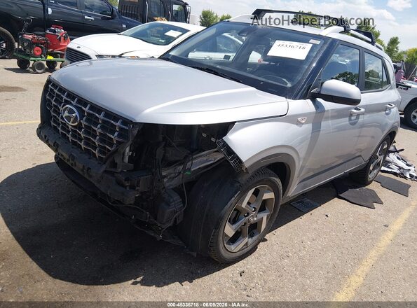 KMHRC8A33MU100559 2021 HYUNDAI VENUE Silver წინა მარცხენა ხედი სამი მეოთხედიდან
