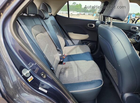 KMHRC8A33NU178258 2022 HYUNDAI VENUE Two Tone უკანა სავარძლების ხედი