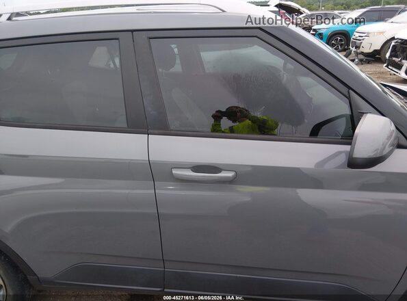 KMHRC8A33NU183895 2022 HYUNDAI VENUE Gray Սալոնի հետևի տեսք